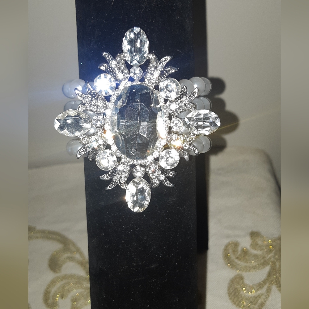 NWT Bridal Chunky Elegant Silver Crystal Bracelet